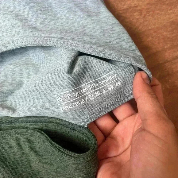 Outdoor voices tri tone slash back crop top - Picture 4 of 4